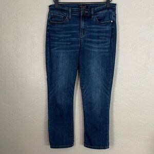 Judy Blue Mid Rise Capri Stretch Jean Medium Wash 7/28